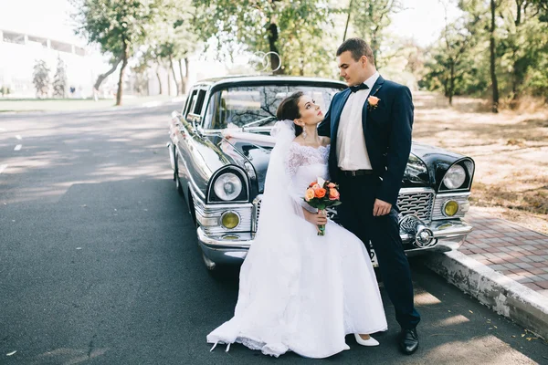 Tips for Choosing the Ideal Wedding Car Rental